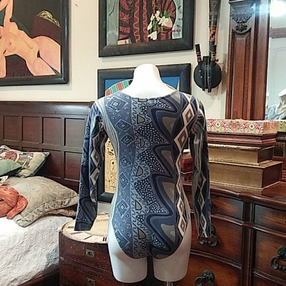 Smart set bodysuit top - Picture 4 of 8